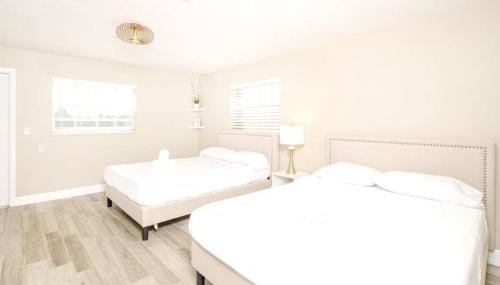 Stunning Lake-Front Villa with Pool & Spa - Foto 4