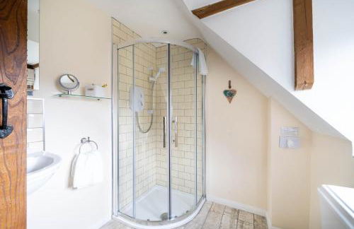 Cotswold Thatched Cottage - Photo 44