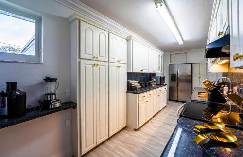 Top Villa Near Beach with Game Room, Hot Tub and Pool - Foto 40