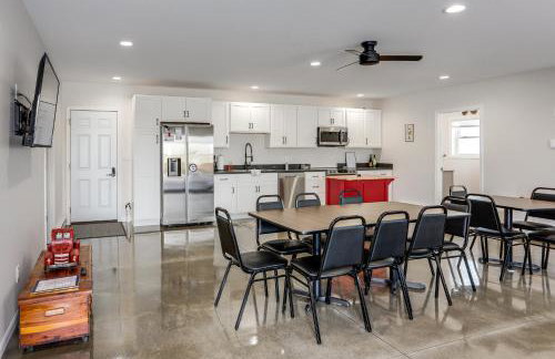 Patio and Parking! Modern Bunkhouse Near Lake Erie - Foto 6