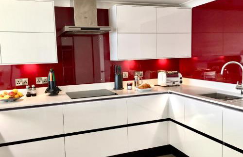 Stylish Sea View Apartment with Parking - Foto 6