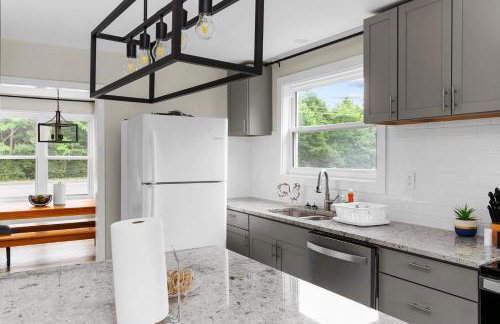 10 Min to Downtown-Modern in Magic City-Both Units - Foto 13