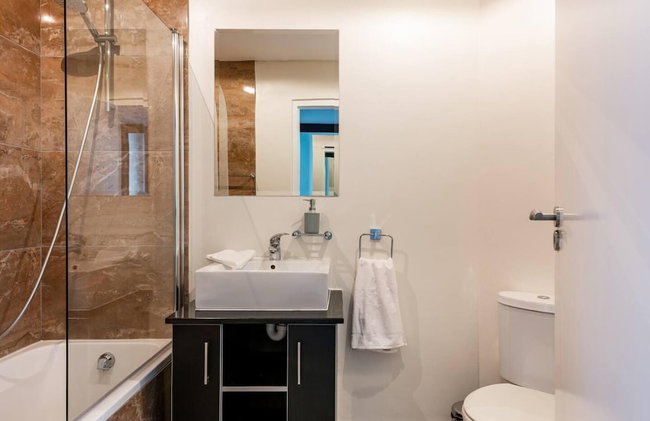 3-bed, Sleeps 6, Free Parking - Foto 18