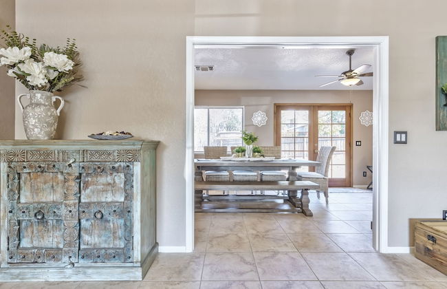 Luxurious Home with Red Rock Views - Foto 10