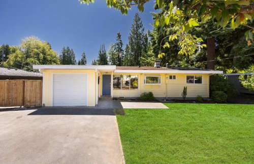 Single-Level 2BR Retreat w Hot Tub & Office - Foto 5