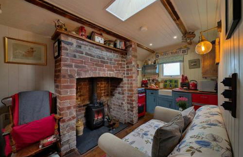 The Laundry Room Romantic cabin, hot tub & views - Photo 5