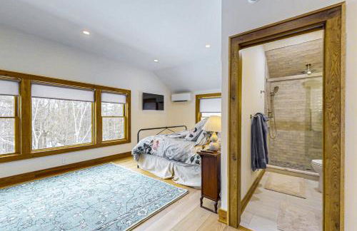 Less Than 1 Mi to Lake George! Family Retreat with Deck - Foto 32