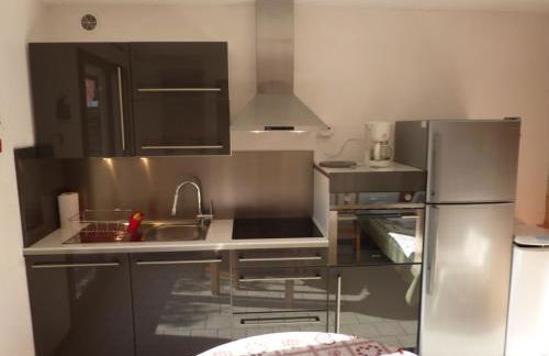 PLEIN SOLEIL appartement avec GARAGE pour SKI TROIS VALLEES et CURE THERMALE - Foto 8