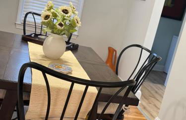 Perfect 4bdrm home with Antique & Modern Accents for Getaways - Foto 20