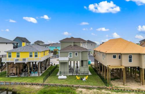 Relax And Sea NEW Luxury Canal-View Escape Gated Community Firepit and Decks - Foto 63