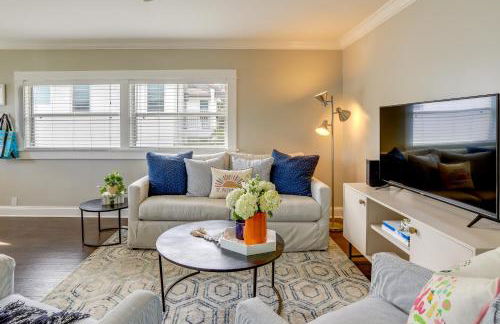 Bright St Petersburg Apartment, Walk to Downtown! - Foto 7