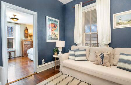 Downstairs 2 Bedroom Apt- Pet Friendly- walking distance to beach & shops - Foto 21