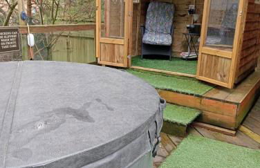 Private Couples hideaway with hot tub - Photo 19