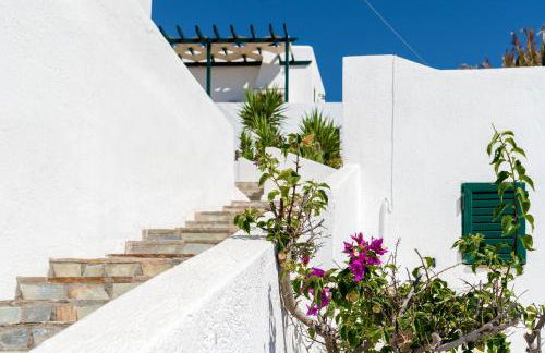 Pahivouni Studios & Suites - Photo 18