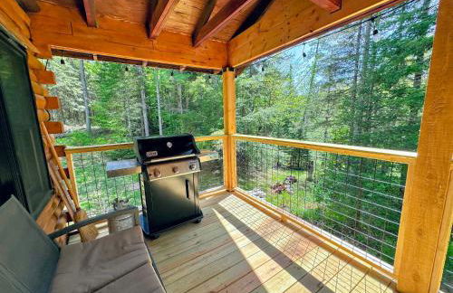 5R Cozy log chalet in fantastic location. Ski, snowshoe, fish, explore! AC, pet friendly! - Photo 30