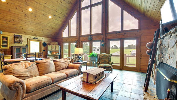 12 Mi to Staunton River: Nathalie Cabin w/ Deck - Photo 4, Intérieur