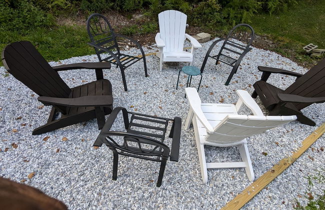 Killington Mountain Home! HotTub & 5 min to Skiing! 3 Bedroom Home by RedAwning - Foto 23