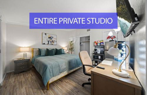 Entire Private Studio with King Bed, Bathroom, 1 Parking, Available Now - Foto 1