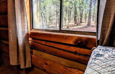 Charming Log Cabin in Tall Pines w Large Deck - Foto 25