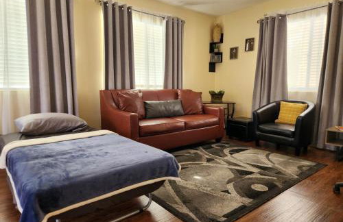 Charming 1-bed apt, cook-ready kitchen, laundry, 5-8 mins to U of A and Downtown - Foto 8