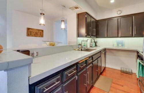 Granada Hills Condo with Community Pool and Workspace - Foto 5