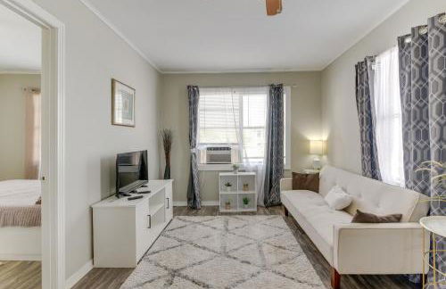 about 1 Mi to the Strand! Couples Retreat in Galveston - Foto 1