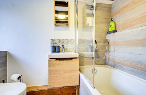 Eglantine - Photo 16