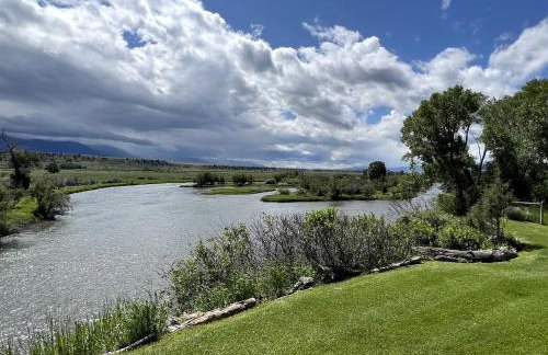 Charming Riverside Vacation Rental with Scenic Mountain Views near Ennis, Montana - Foto 12
