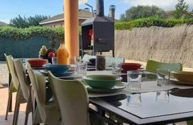 Villa Mediterránea con Cinco Dormitorios y Piscina - Foto 5