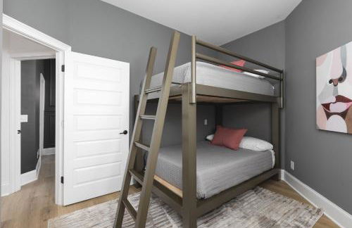 Condo with Free Parking, 3 mi Downtown & Stadium, by Coffee - Foto 6