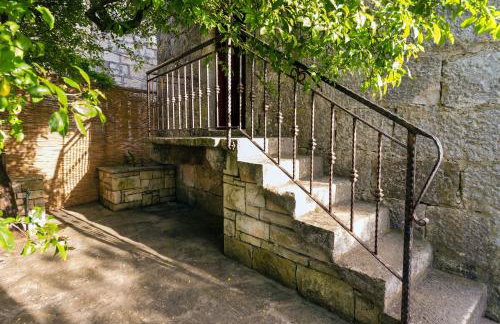 Old Small Stone House - Photo 4