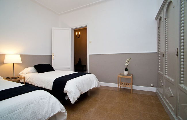 Cute & Spacious Eixample Apartment - Photo 4