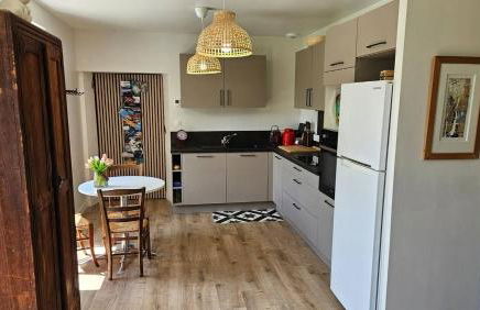 Lou Clapas - Photo 10