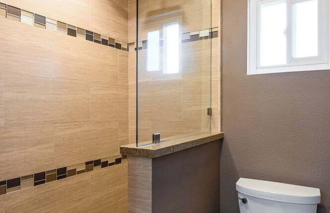 Spacious Retreat w Modern Decor and Private Yard - Photo 41