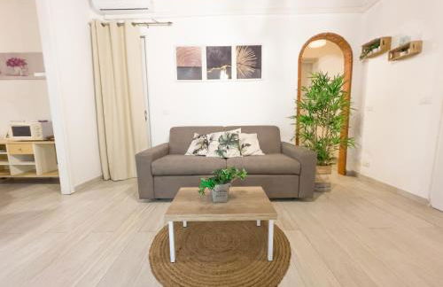Demetra Seafront Apartment - Parking & Pool - Foto 19