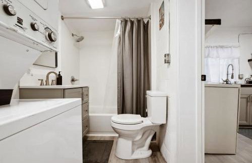 Clubhouse Cozy fast Wi-fi 6 min from Downtown - Foto 4