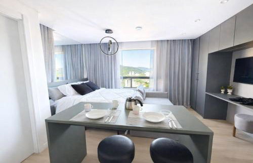 Loft 1812 - 200m Vila Germânica Piscina-Garagem - Photo 5