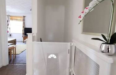 2 bed apt w/ private parking close to town centre - Foto 22