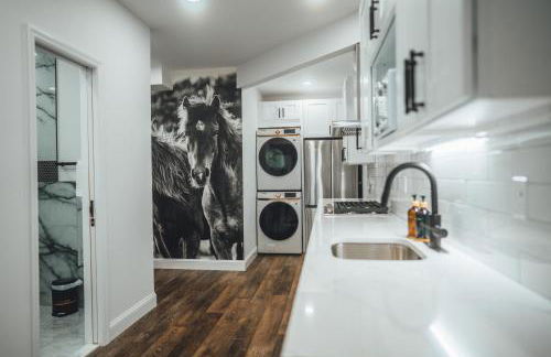 Beach Retreat 4900 Sqft, F1 VR Sim, Up to 21 guests - Foto 40