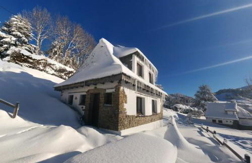 Chalet avec vue panoramique sur le Plomb du Cantal - Foto 2