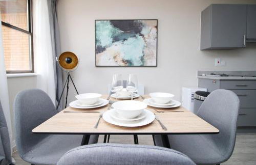 Elegant 2BR w/ Pool Table in Prime Location - Foto 15