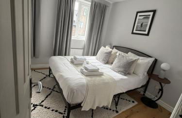 Cosy 4BR house, West Didsbury, bars and restaurants close by, Free Parking, Sleeps 8 - Photo 40