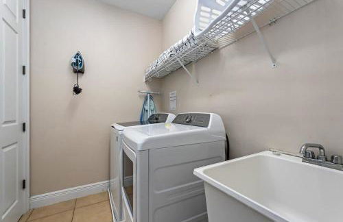 Game Room Heated pool Cinema 6Mi to Disney - Foto 38