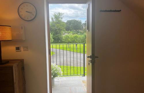 Cozy Studio Attic Retreat in Bettws Newydd - Foto 33