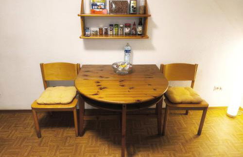 Ganze Wohnung in Karlsruhe, 2 Schlafzimmer, 3 Betten, Küche, Bad, Altbau, Stadtmitte - Foto 1