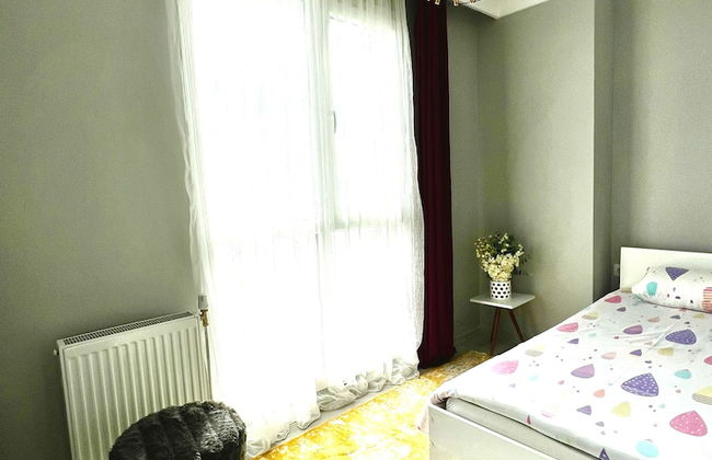 Perfect Lake view Entire Apartment - Photo 6