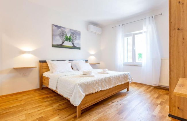 Peaceful Murvica Villa Pool, Garden, and Modern Comfort - Photo 1