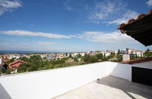 Τraditional fully detached villa on a luxurious hillock of Thessaloniki with its own garden also for family & wedding gatherings for 10 to 25 people only 15 minutes from airport - Foto 58