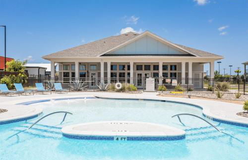 Trenton Sky Suite, Comfort, Pool, Gym, Gated Access - Photo 35