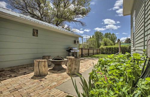 Walkable Ten Sleep House with Patio and Sunroom! - Foto 2